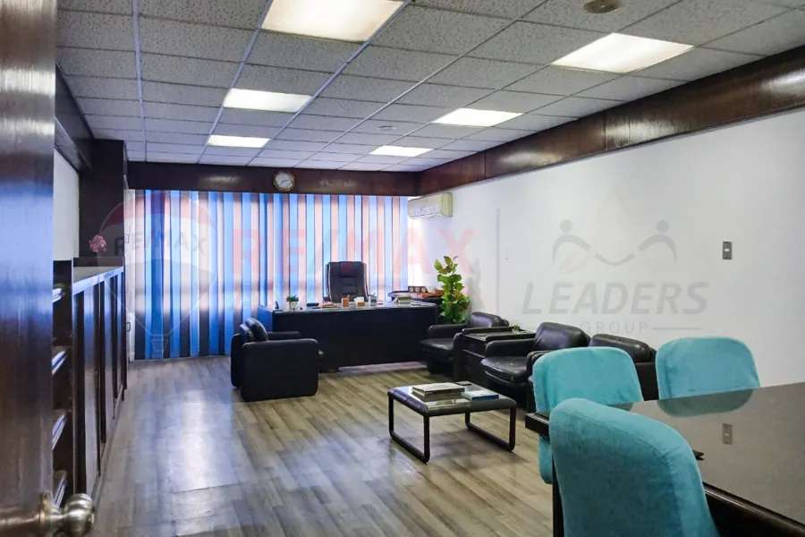 مقر اداري للبيع 110 م مصطفي كامل (أمام كيروسيز مول)