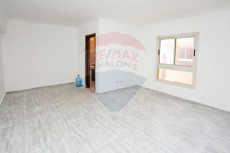 شقة للبيع 196 م سموحة ( كومباوند الإتحادية -أمام حدائق أنطونيادس)