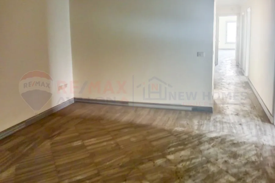Apartment for rent 268 m Louran (El-Eqbal main st.)