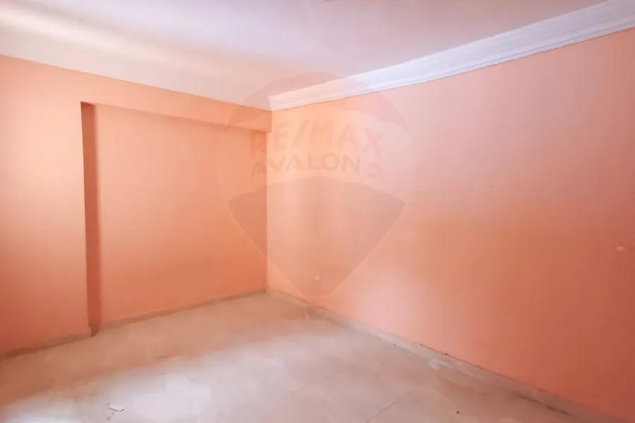 شقة للبيع 155 م العصافرة ( خطوات من البحر )