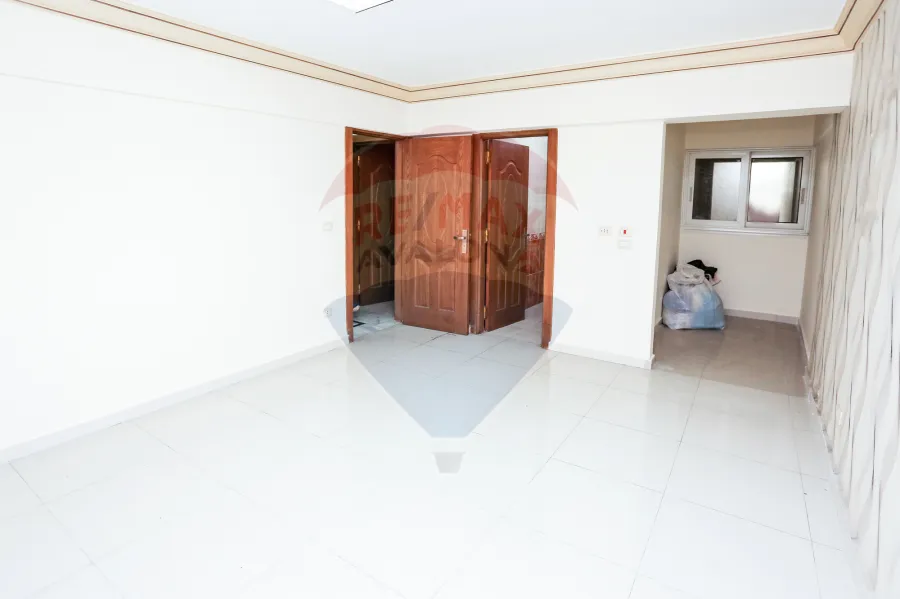 شقة للبيع 250 م لوران (ش أبو قير)