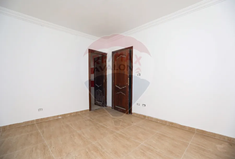 مقر إداري للبيع 140 م كفر عبده ( ش سكينة بنت الحسين)