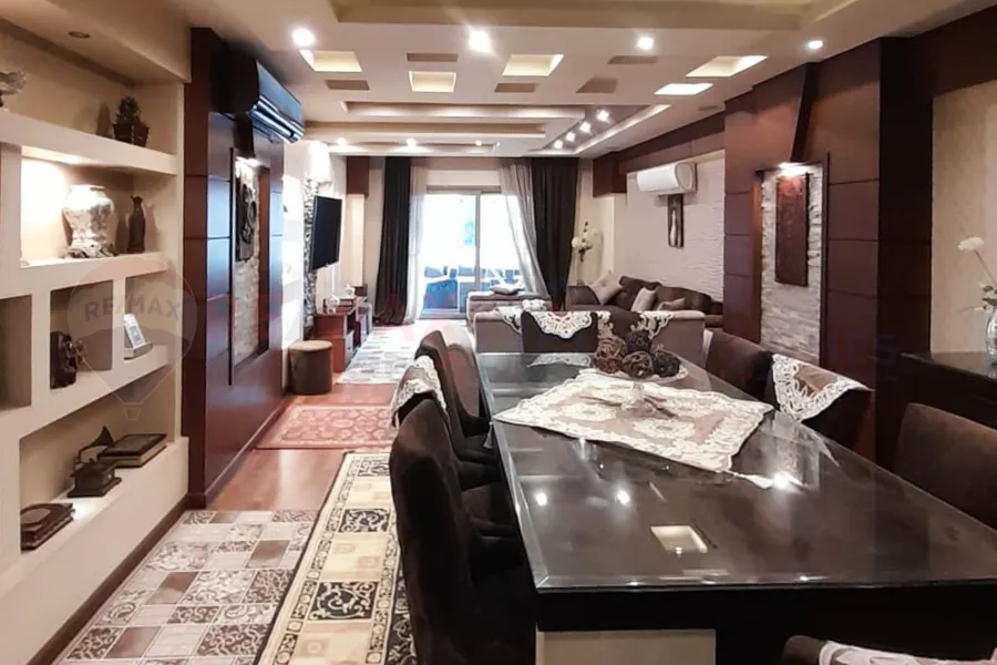 شقة للبيع 205 م السرايا (بجوار شاطئ المحروسة)