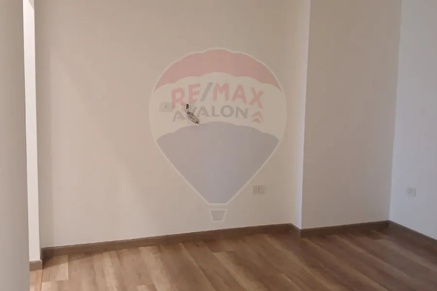 Apartment for sale 182 m Stanley (Directly on the sea)