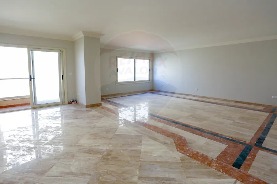 شقة للبيع  205م كفر عبده (ش الاسماعيلية - عمارة براند )