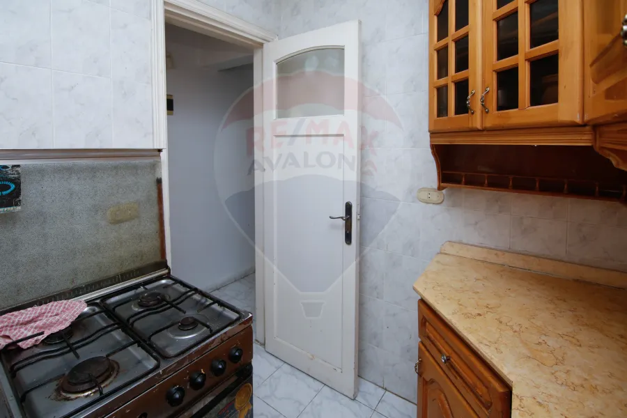 شقة للبيع 105 م المندرة (ش جمال عبد الناصر)