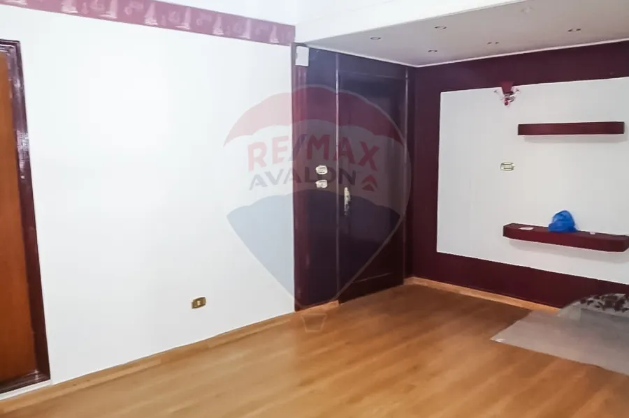 Apartment For Rent 150 m Roushdy (Directly On Tram Station) - For Administrative Use