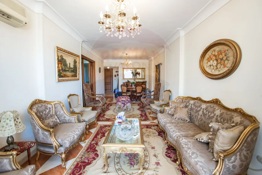 شقة للبيع 110 م سموحة (ش كمال الدين صلاح)