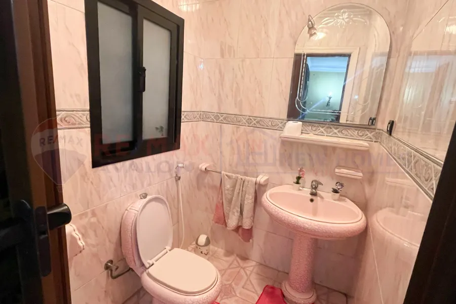 شقة للبيع 120 م رشدي (علي الترام مباشرة)