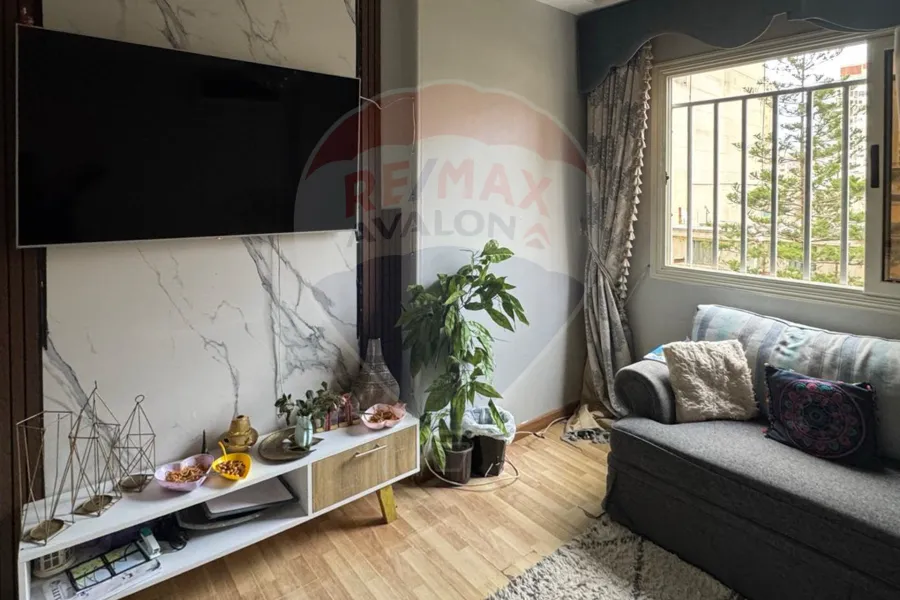 شقة للبيع 184 م جليم (ش مصطفي فهمي)