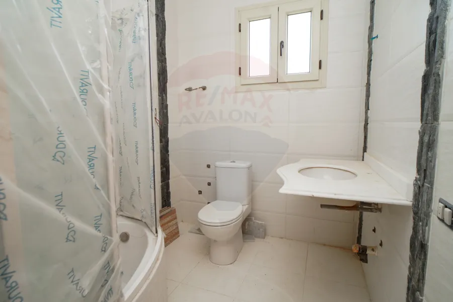 فيلا للبيع 4,200 م (فدان) كينج مريوط (بالقرب من واحة خطاب)