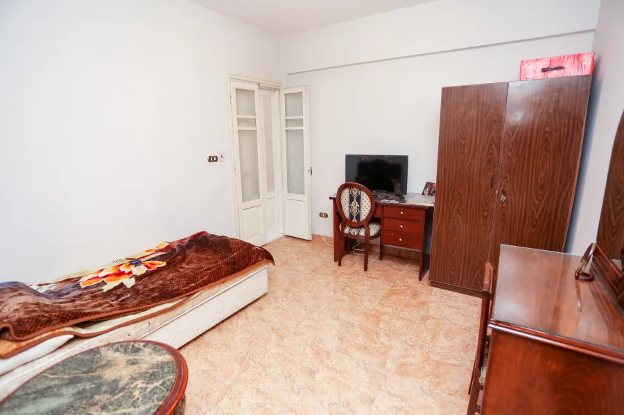 شقة للبيع 156 م سموحة ( خطوات من مستشفي اندلسية )