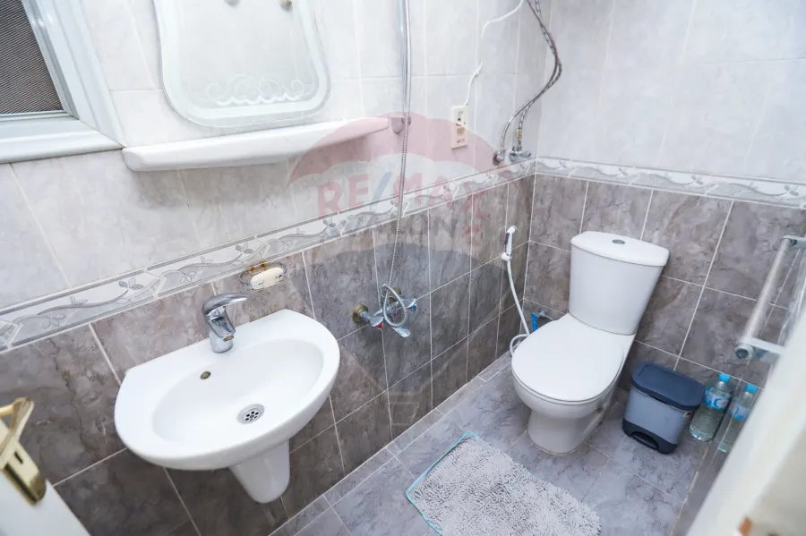 شقة للبيع 160 م ميامي (على البحر مباشرة)