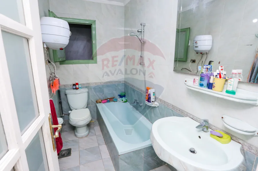 شقة للبيع 208 م لوران (احمد باشا ذو الفقار - خطوات من البحر)