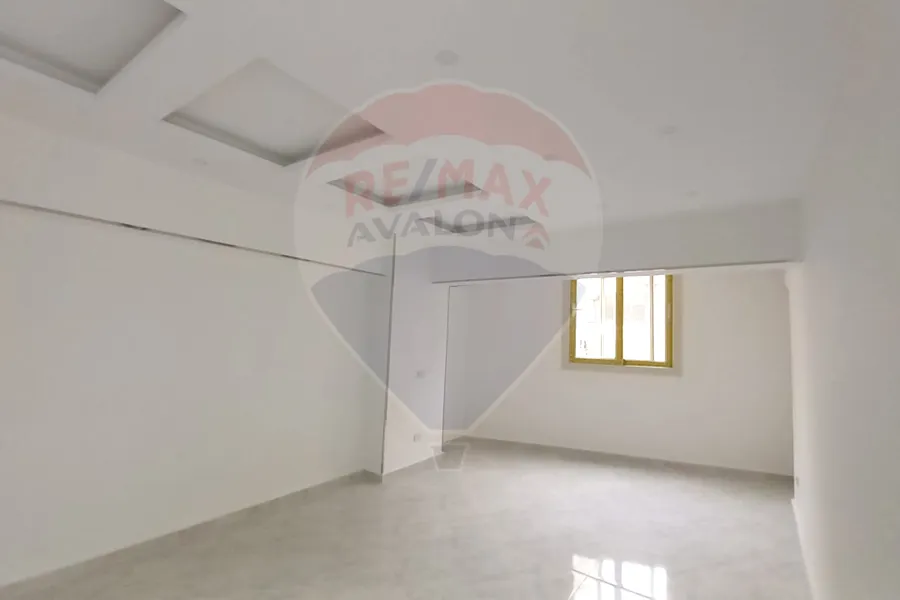 شقة للبيع 165 م ميامي (ش جمال عبد الناصر)