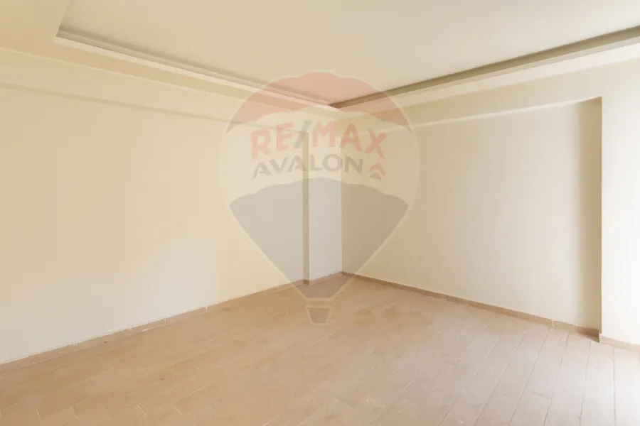 Apartment for sale 110 m Victoria (Amir St.- steps from Abu Qir St.)