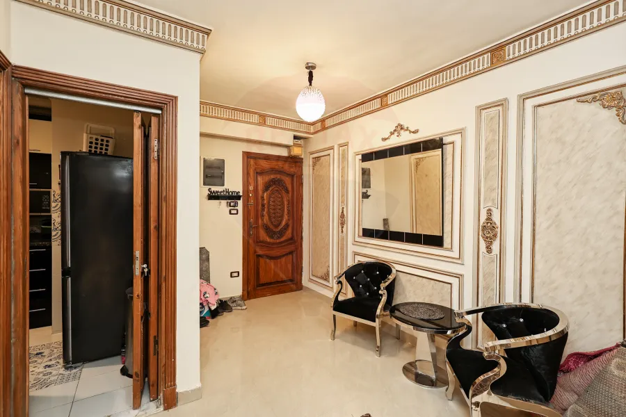 شقة دوبلكس  للبيع 130 م لوران ( متفرع من ش الاقبال )