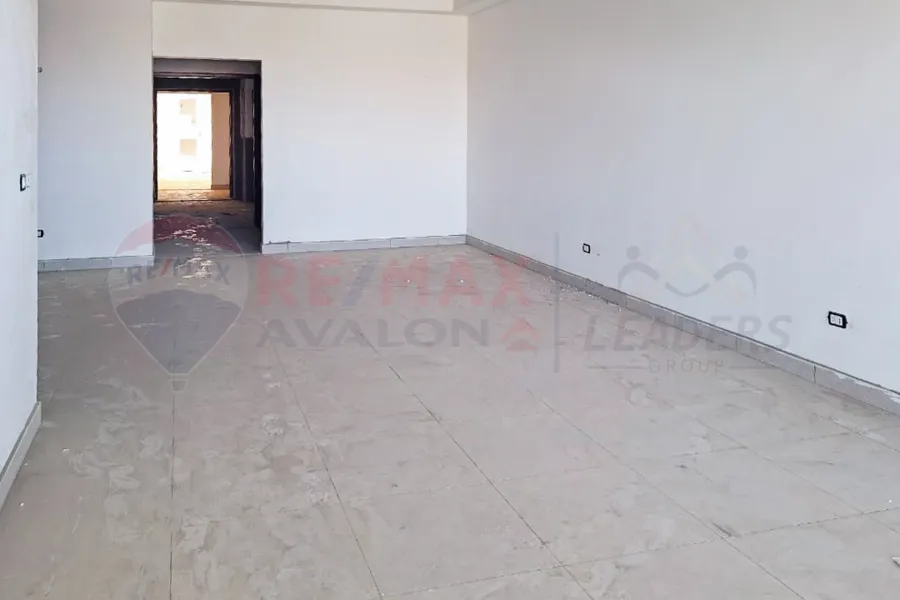 شقة للبيع (مزارين - العلمين الجديدة) 241 م