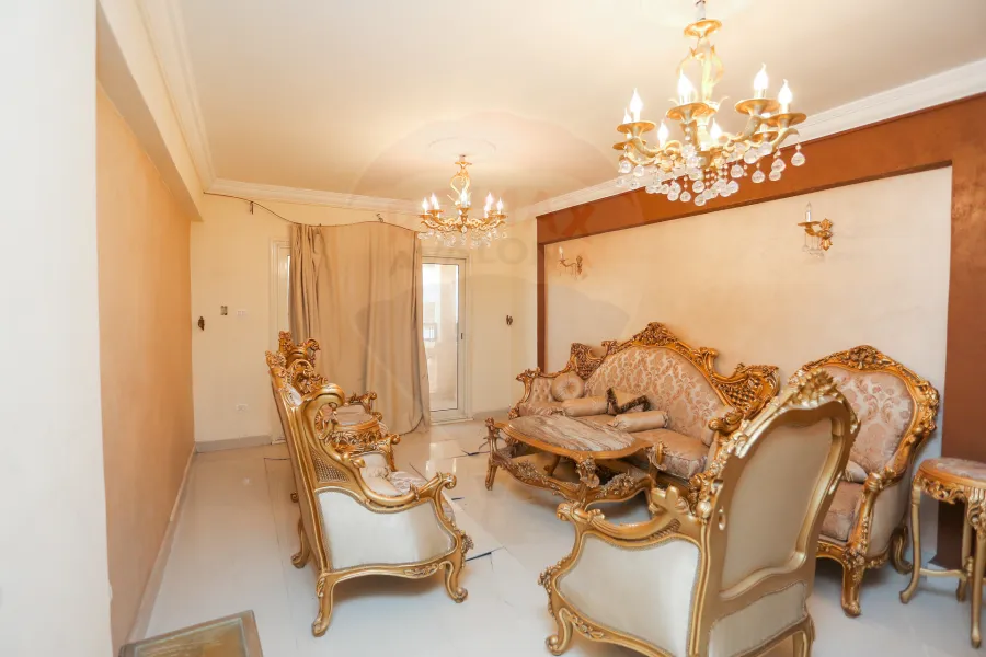 شقة للبيع 150 م سموحة ( ش زكى رجب ) خطوات من فوزى معاذ