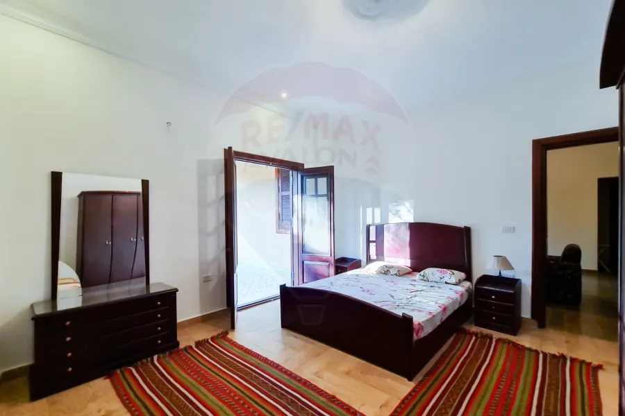 فيلا للبيع 1,650 م كينج مريوط (خلف الديزرت هوم)