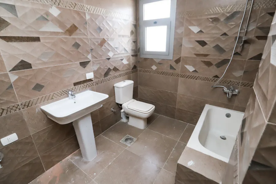 شقة للايجار 192م رشدي (ش ابو قير)