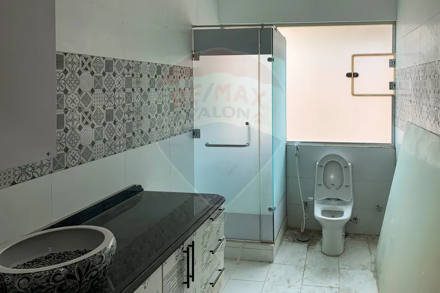 Villa for sale 675 m King Mariout ( main Kafoury road - Loaa Shebl Abdel-Gawad st. )