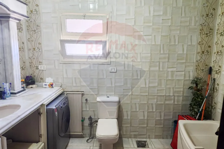 شقة للبيع 175 م جليم (خطوات من ش أبوقير)