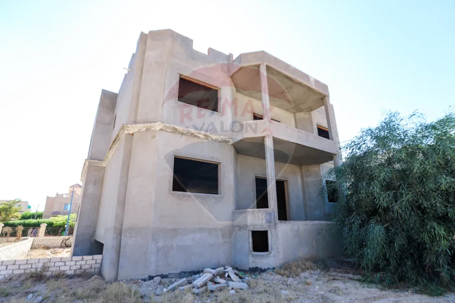 Castle for sale 1235 m King Mariout (compound El Orouba)