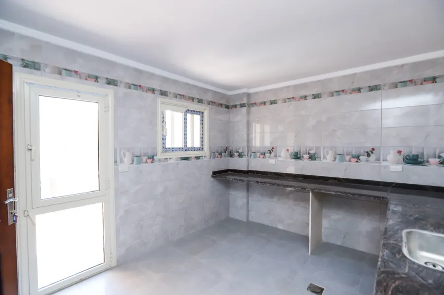 شقة للإيجار 180 م سموحة ( ابراج جرين تاورز )