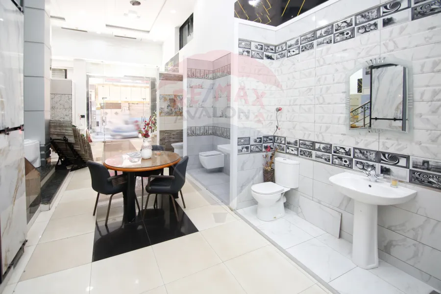 محل تجارى للبيع 2,200 م السيوف (ش جميله بوحريد)