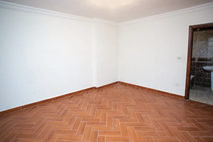 شقة للإيجار200م سبورتنج ( ش أحمد علام )