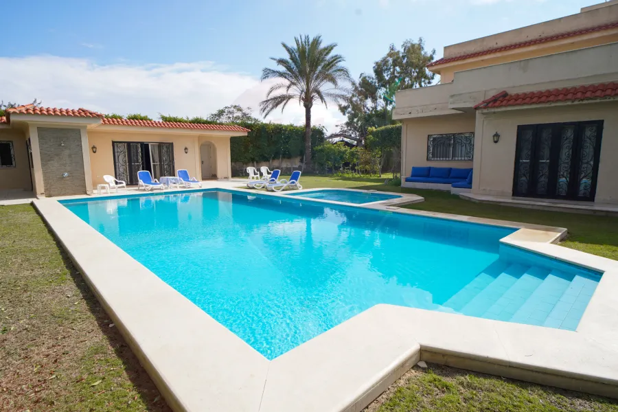 فيلا للبيع 4,200 م (فدان) كينج مريوط (بالقرب من واحة خطاب)