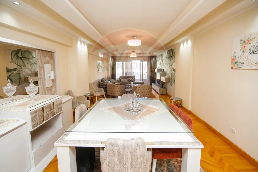 Apartment for sale 204 m Al Azarita (Chompolion St.)