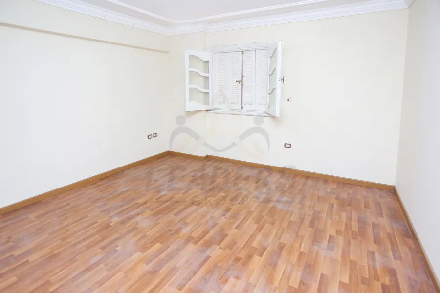 شقه للايجار 280 م جليم (ش مصطفي ماهر)