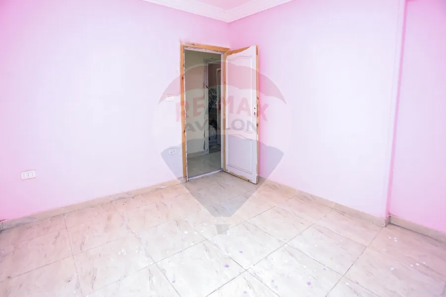 شقة للبيع 140 م سموحة ( شارع النقيب شريف رمزي - خطوات من فوزي معاذ )