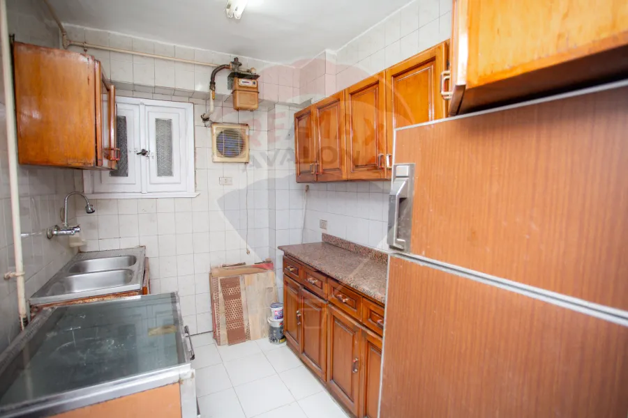 شقه للبيع 160 م سموحة (ش مصطفي كامل)