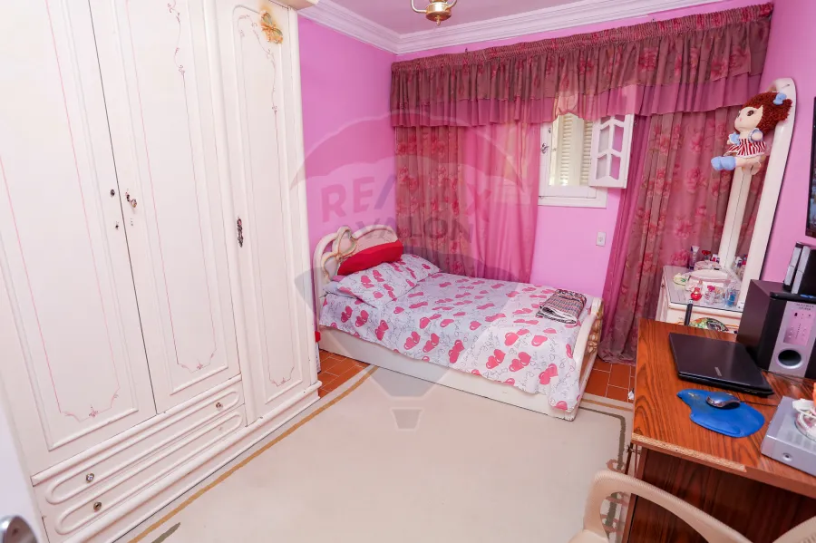 شقه للبيع 125 م كامب شيزار (خطوات من الترام وكلية الهندسة)