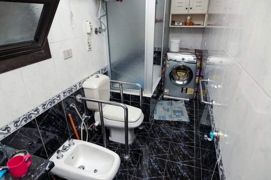 شقة فاخرة للبيع 215م سموحة (خطوات من نادى سموحة)