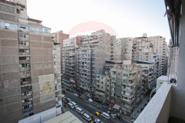 شقة للبيع 190 م سيدي بشر (ثاني نمرة من ش جمال عبد الناصر)