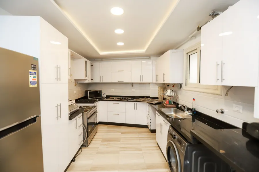 شقة للإيجار265م سموحة (ش بهاء الدين الغتوري)