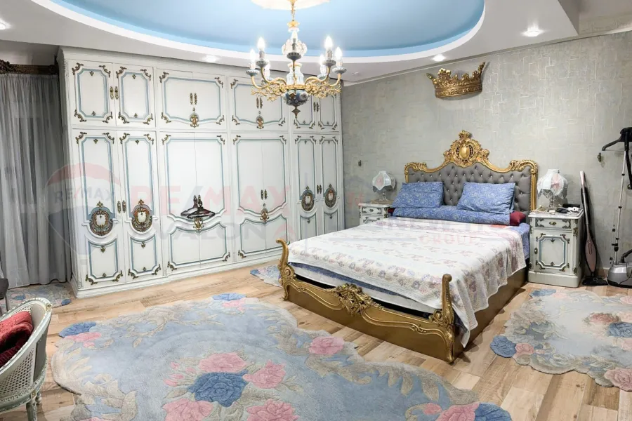 شقة للبيع 218 م محطة الرمل (ش فؤاد مباشرة)