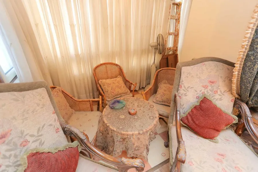 شقة للبيع 170م ميامي (ش جمال عبد الناصر الرئيسي - بالقرب من الاكايميه العربيه)