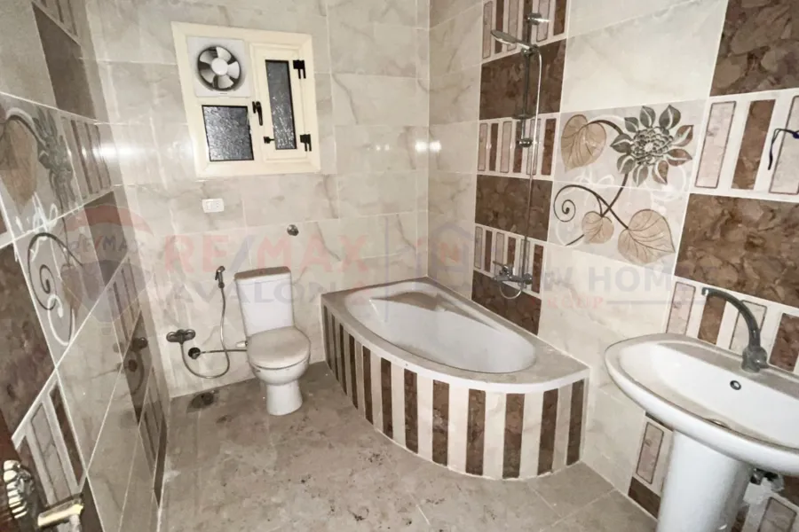 شقة للبيع 165 م سابا باشا (ش خليل مطران)