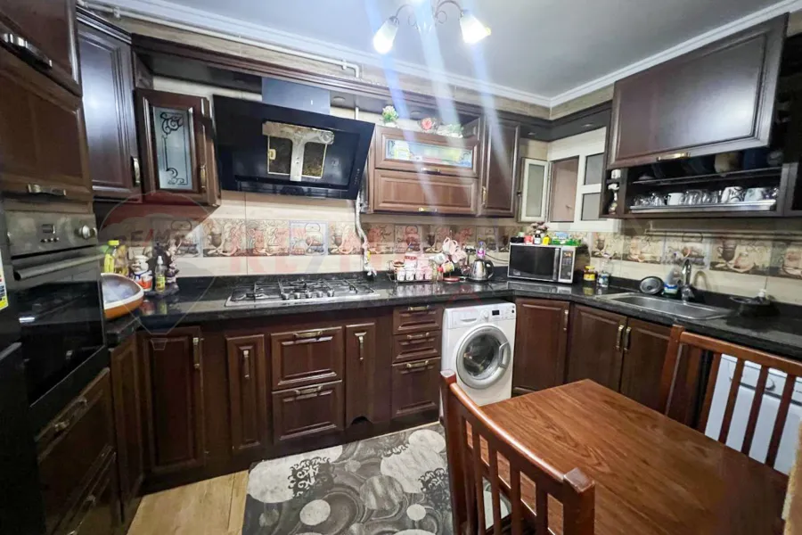 Apartment for sale 200 m Smouha (Branched from Fawzi Moaz St)