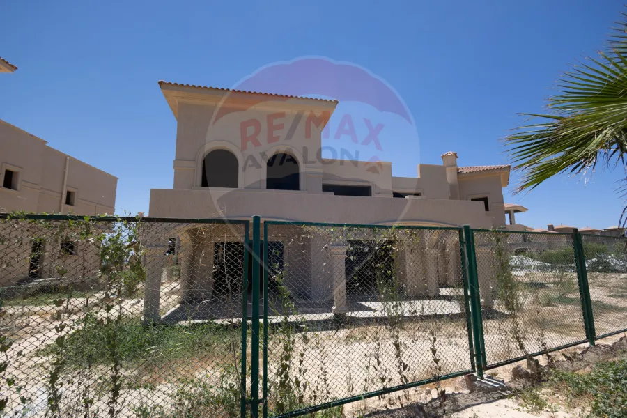 فيلا للبيع 1,016 م الكينج (اليكس ويست - مرحلة سانت كاترين V1)