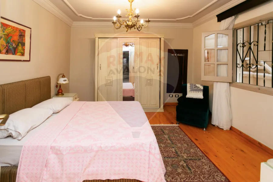 شقة للبيع 311 م لوران (علي الترام مباشرة)