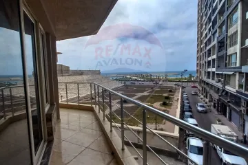 Apartment for annual furnished rent 110 m San Stefano (directly on the sea)