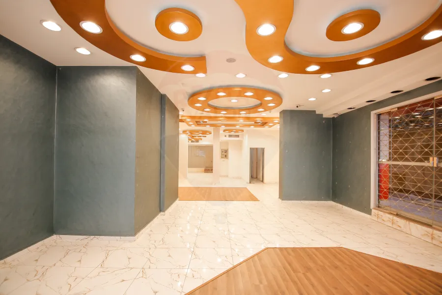 محل للبيع 300 م جليم (طريق الحرية)