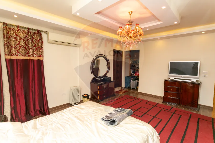 شقة للبيع 245 م كليوباترا (ش علم الدين)