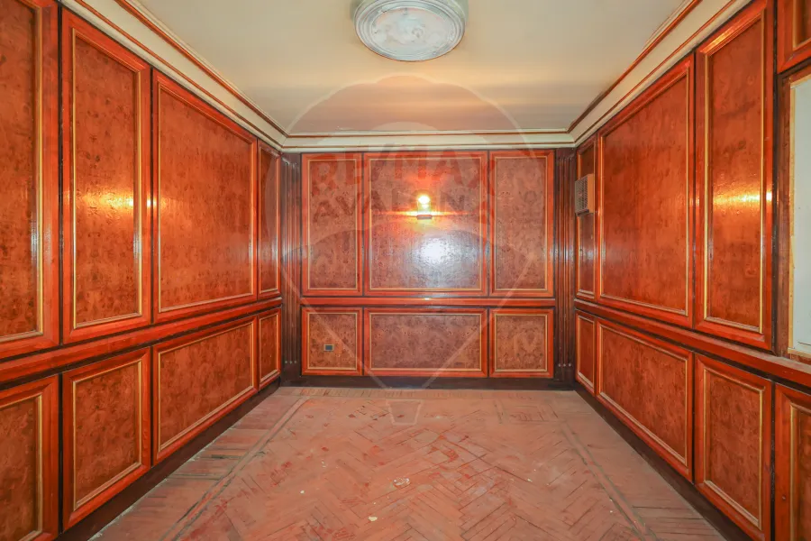 مقر إداري - تجاري للبيع 350 م سموحة (أمام مسجد حاتم)